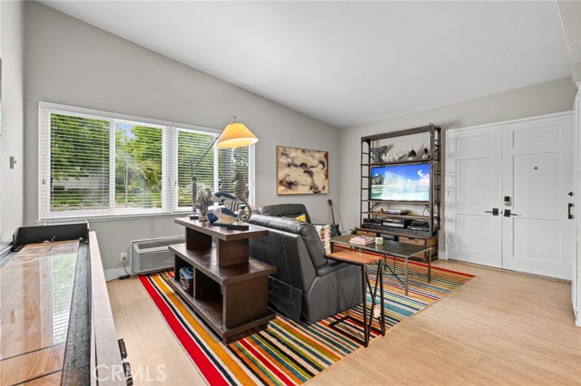 705 Avenida Sevilla, Laguna Woods CA: https://media.crmls.org/medias/13a492a1-b81b-4e57-aeb8-aa306d4a8479.jpg