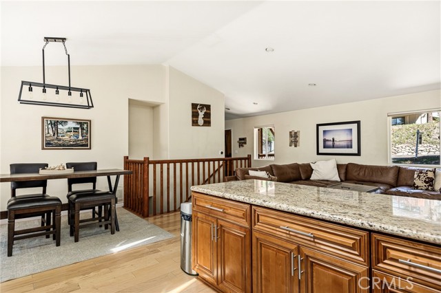 Detail Gallery Image 7 of 30 For 434 Klamath Dr, Lake Arrowhead,  CA 92352 - 4 Beds | 2/1 Baths