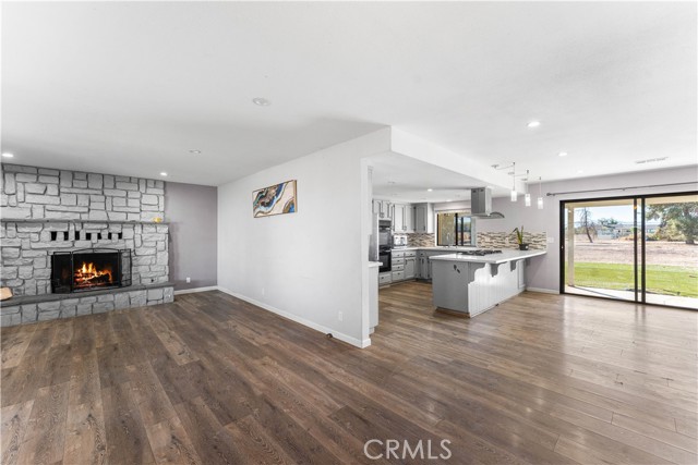 Detail Gallery Image 4 of 43 For 3322 E Avenue H, Lancaster,  CA 93535 - 6 Beds | 3 Baths