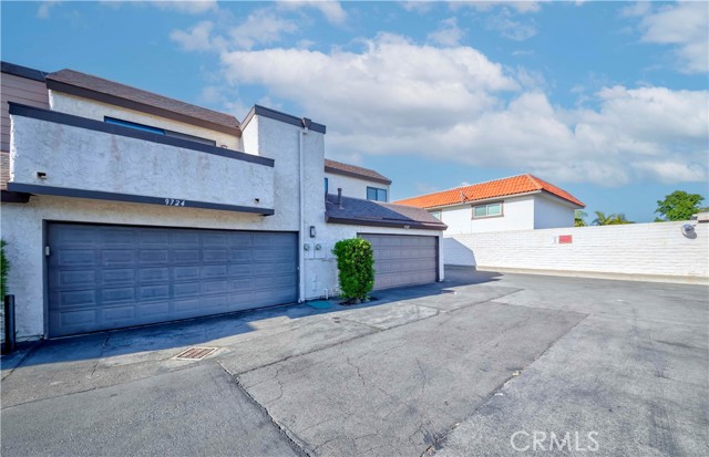 9724 Walker Court, Cypress CA: https://media.crmls.org/medias/13a69db5-fb1c-441a-b404-e4810a61a70b.jpg