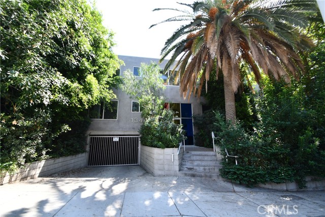 1346 N Laurel Avenue photo 1