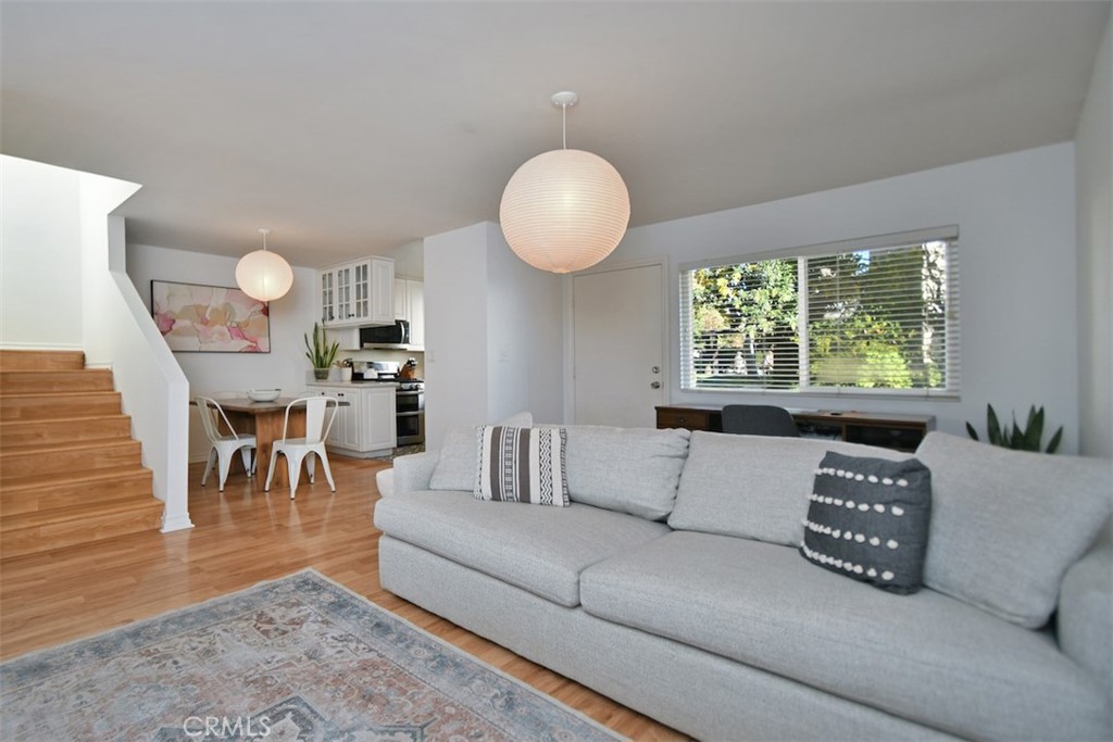 805 E Acacia Avenue #F