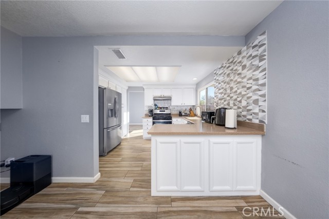 Detail Gallery Image 16 of 56 For 39749 Almansa Ct, Murrieta,  CA 92562 - 4 Beds | 2/1 Baths