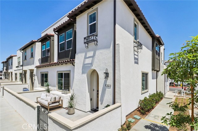 Front Image Thumbnail for CROC25262737