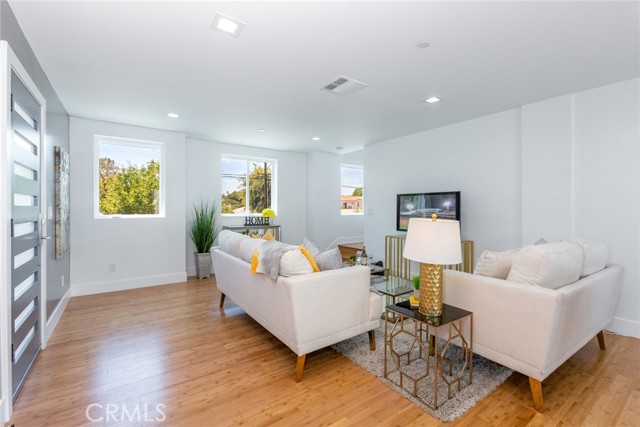 18306 Grevillea Avenue, Redondo Beach, California 90278, 3 Bedrooms Bedrooms, ,Residential,Sold,Grevillea,SB22090777