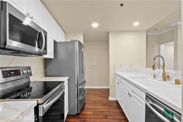 838 Pine AVE Unit: 307