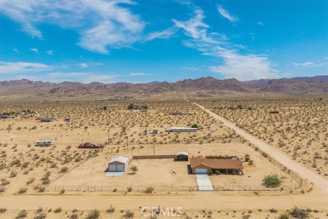 63357 Uranium Road, Joshua Tree CA: https://media.crmls.org/medias/13a993b5-4168-4877-a390-a6158802287e.jpg