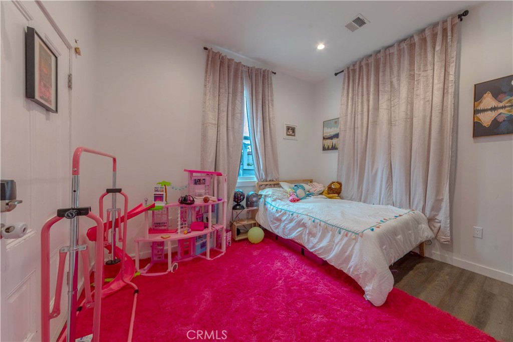 https://media.crmls.org/medias/13a9b5e1-6fd2-4245-ab8b-e1f9820b2195.jpg?preset=X-Large