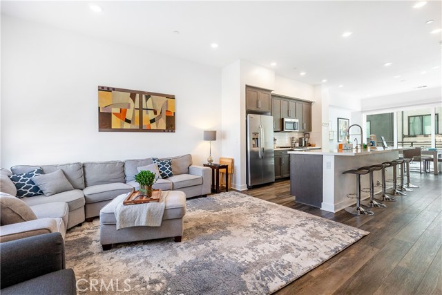 279 W 8th Street, San Pedro CA: https://media.crmls.org/medias/13a9c169-ee03-4a67-8330-6ea429e83007.jpg