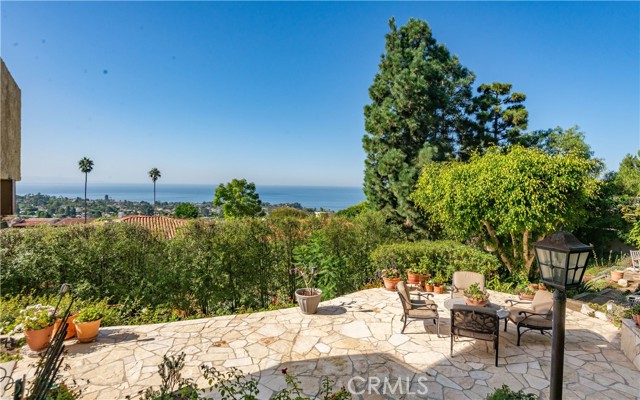 Detail Gallery Image 40 of 43 For 1344 via Romero, Palos Verdes Estates,  CA 90274 - 4 Beds | 4/1 Baths