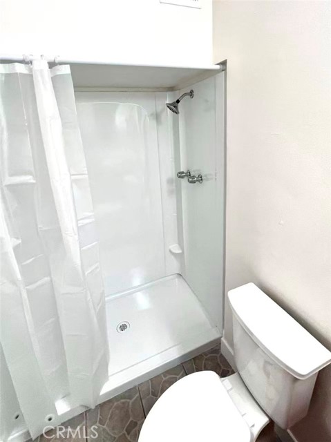 Detail Gallery Image 6 of 9 For 4109 W 5th St #C3,  Santa Ana,  CA 92703 - 2 Beds | 2 Baths