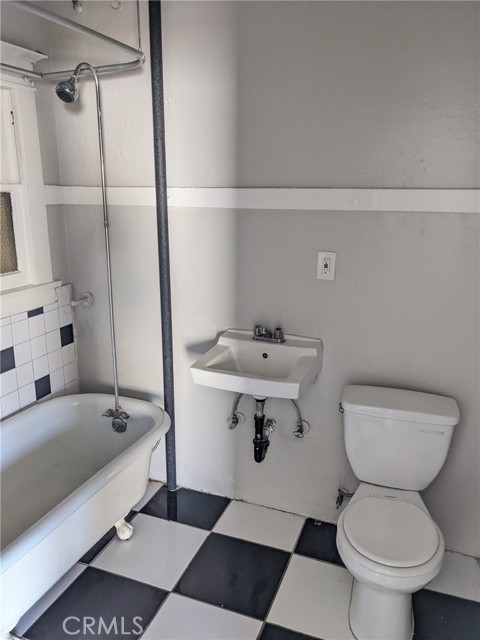 Detail Gallery Image 5 of 8 For 406 Linden Ave #4,  Long Beach,  CA 90802 - 0 Beds | 1 Baths