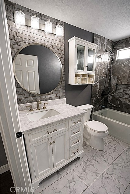 Detail Gallery Image 7 of 9 For 2286 San Joaquin East, Canyon Lake,  CA 92587 - 5 Beds | 2/1 Baths