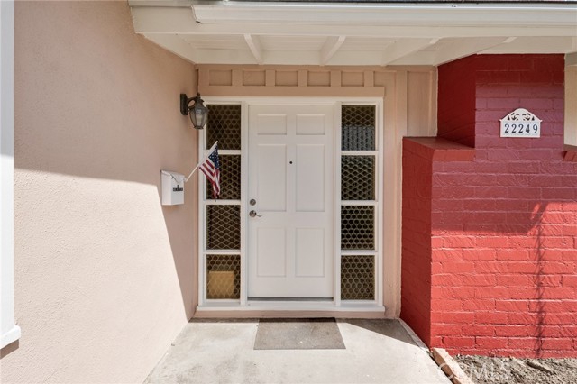Detail Gallery Image 4 of 33 For 22249 Runnymede St, Canoga Park,  CA 91303 - 2 Beds | 2 Baths