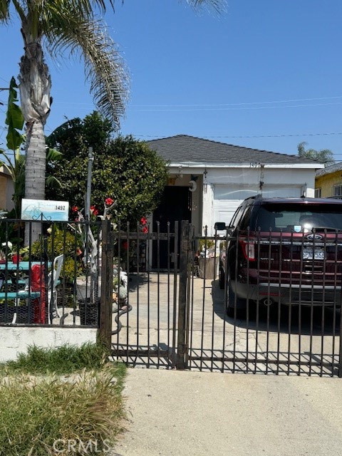 1497 152nd Street, Compton, California 90220, 2 Bedrooms Bedrooms, ,1 BathroomBathrooms,Single Family Residence,For Sale,152nd,DW24080837