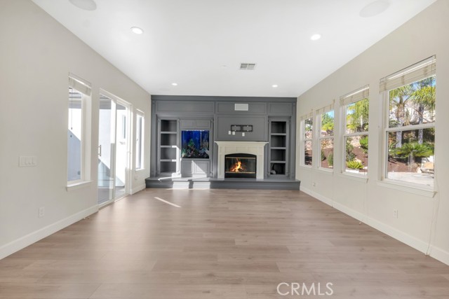 Detail Gallery Image 6 of 27 For 5853 Spirit Lake Ct, Simi Valley,  CA 93063 - 4 Beds | 3/1 Baths