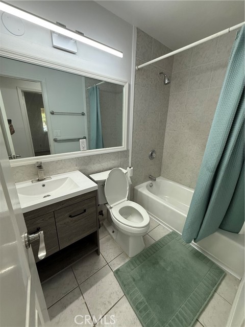 6372 Harvard Circle, Huntington Beach CA: https://media.crmls.org/medias/13ad74a0-419b-449e-a859-57c64783473d.jpg
