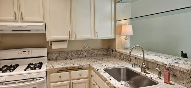 Detail Gallery Image 6 of 18 For 21218 Camelia #49,  Lake Forest,  CA 92630 - 1 Beds | 1 Baths