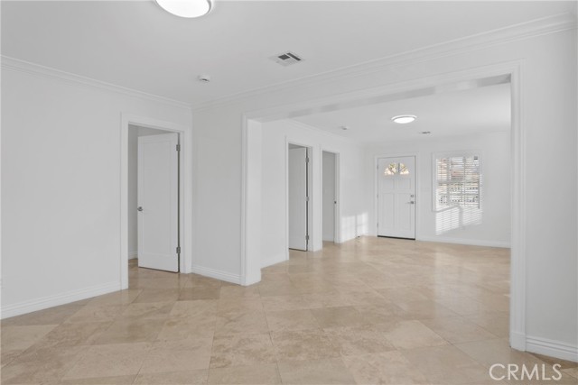 Detail Gallery Image 8 of 13 For 7460 Cypress Ave, Fontana,  CA 62336 - 3 Beds | 1 Baths