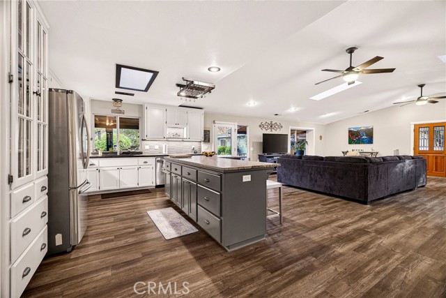 Detail Gallery Image 17 of 57 For 1636 Oak Park Avenue, Chico,  CA 95928 - 3 Beds | 3 Baths