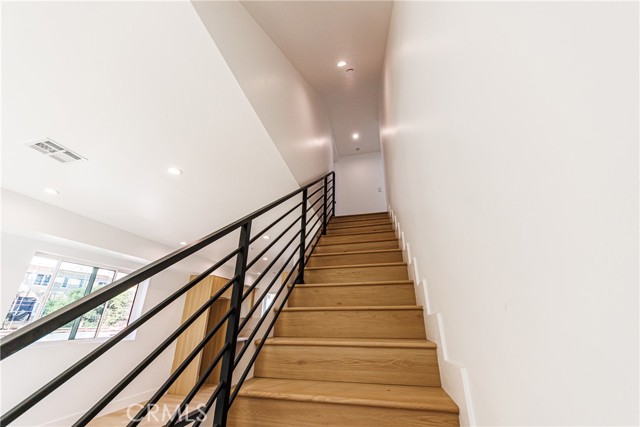 Detail Gallery Image 40 of 75 For 5209 W 20th, Los Angeles,  CA 90016 - – Beds | – Baths