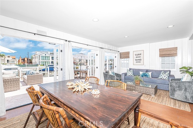 Detail Gallery Image 11 of 41 For 3717 Channel Pl, Newport Beach,  CA 92663 - 4 Beds | 2/1 Baths
