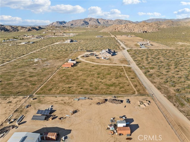 Detail Gallery Image 8 of 73 For 13850 Nightshade Rd, Apple Valley,  CA 92307 - 5 Beds | 5 Baths