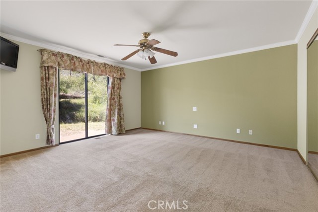 3 Town Hill Way, Berry Creek CA: https://media.crmls.org/medias/13b059a5-e324-4daa-b8d0-4f0f237b2659.jpg