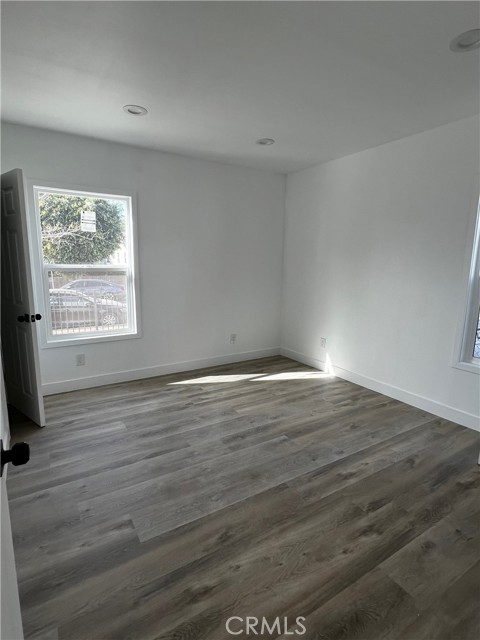 Detail Gallery Image 4 of 8 For 1125 43rd St, Los Angeles,  CA 90037 - 2 Beds | 2 Baths