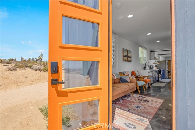 6816 Saddleback Road, Joshua Tree CA: https://media.crmls.org/medias/13b06ade-80ca-490f-99bb-171a0d0db1f0.jpg