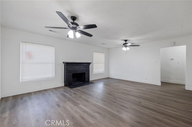 Detail Gallery Image 7 of 35 For 3803 E Clinton Ave, Fresno,  CA 93703 - 3 Beds | 1 Baths