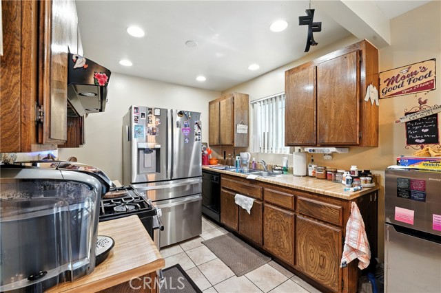 11702 Lakewood Boulevard, Downey CA: https://media.crmls.org/medias/13b1dd47-71e0-4f9a-b46d-334f32d90711.jpg
