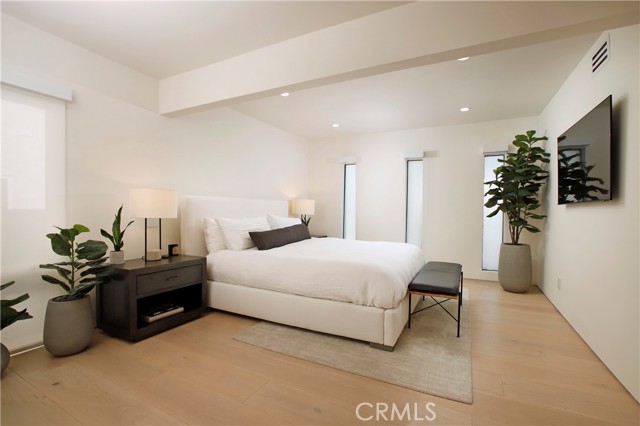 3863 Sherwood Place, Sherman Oaks CA: https://media.crmls.org/medias/13b216f2-44fb-4eb9-b8fe-745b2adb94b3.jpg