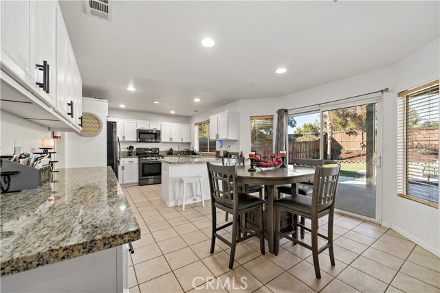 Detail Gallery Image 16 of 49 For 40713 La Salle Pl, Murrieta,  CA 92563 - 3 Beds | 3/1 Baths