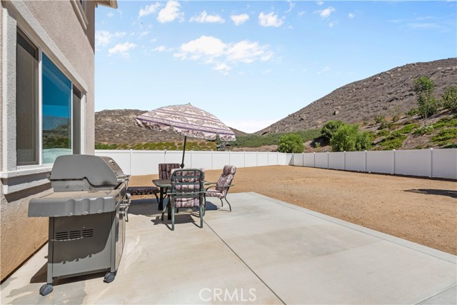 6283 Big Bend Way, Jurupa Valley CA: https://media.crmls.org/medias/13b23aa7-1235-4e79-9b8e-a27d00e1546c.jpg