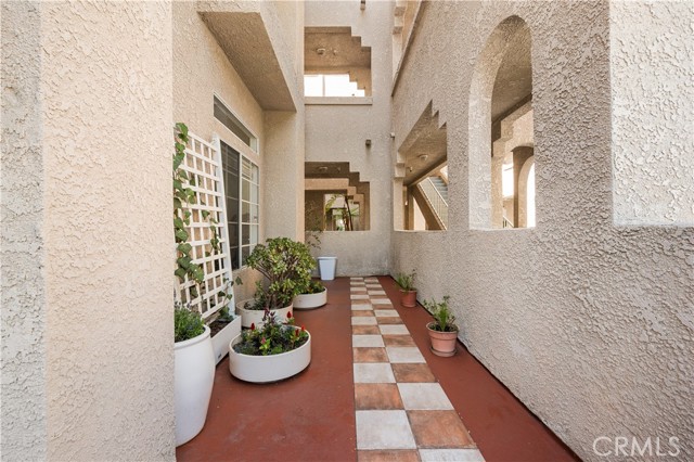 Detail Gallery Image 31 of 59 For 4591 Warner Ave #101,  Huntington Beach,  CA 92649 - 3 Beds | 2 Baths