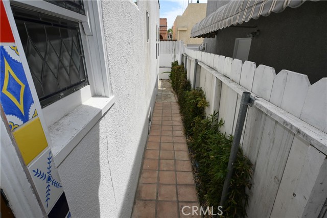 Detail Gallery Image 18 of 23 For 162 Glendora Ave., Long Beach,  CA 90803 - 2 Beds | 2 Baths