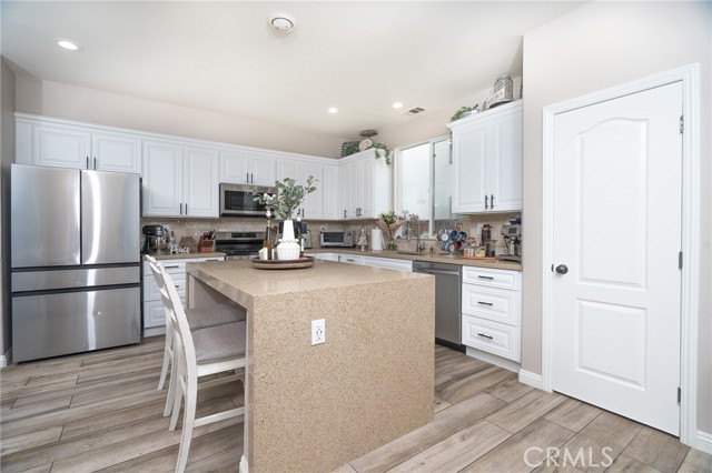 Detail Gallery Image 12 of 42 For 3415 Cromwell Ct, Perris,  CA 92571 - 3 Beds | 2/1 Baths