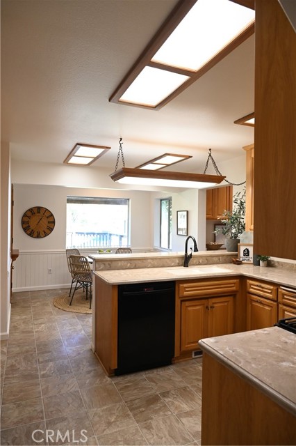 Detail Gallery Image 15 of 35 For 2460 Estes Rd, Chico,  CA 95928 - 3 Beds | 2 Baths