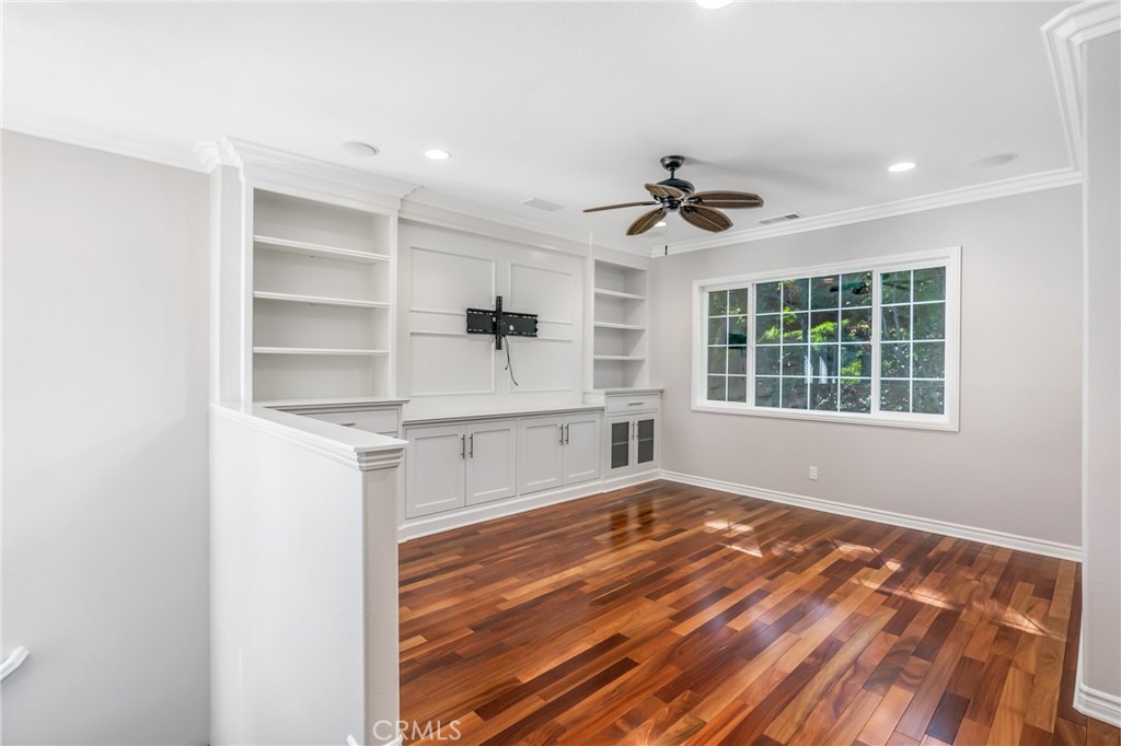 MLS #OC25244088 image #10