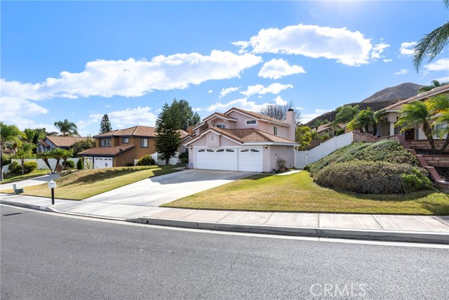 Detail Gallery Image 8 of 70 For 2320 John Matich Dr, Colton,  CA 92324 - 4 Beds | 3 Baths