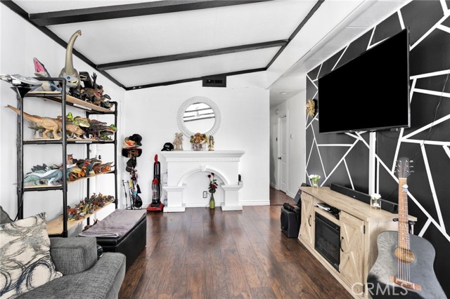 Detail Gallery Image 10 of 39 For 1414 W Central #34,  Brea,  CA 92821 - 2 Beds | 2 Baths