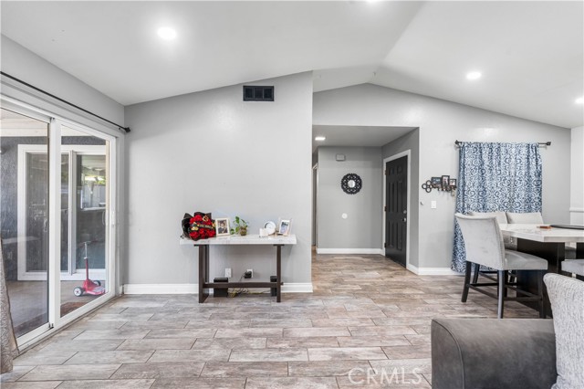 Detail Gallery Image 12 of 36 For 37537 Patricia Ln, Palmdale,  CA 93552 - 2 Beds | 2 Baths