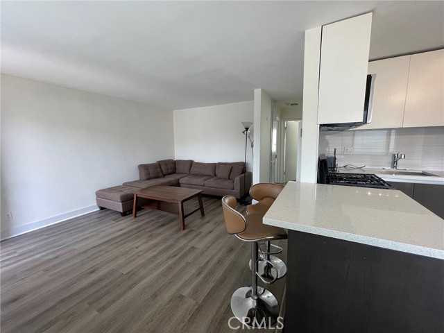 Detail Gallery Image 5 of 12 For 1250 W 37th St #6,  Los Angeles,  CA 90007 - 2 Beds | 1 Baths