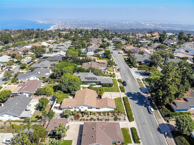 27109 Grayslake Road, Rancho Palos Verdes, California 90275, 4 Bedrooms Bedrooms, ,1 BathroomBathrooms,Residential,Sold,Grayslake,PV21206397