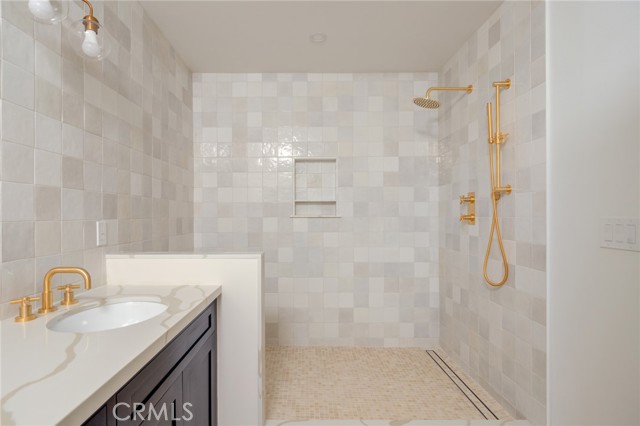 419 Avenue F, Redondo Beach, California 90277, 3 Bedrooms Bedrooms, ,1 BathroomBathrooms,Residential,Sold,Avenue F,SB22047389