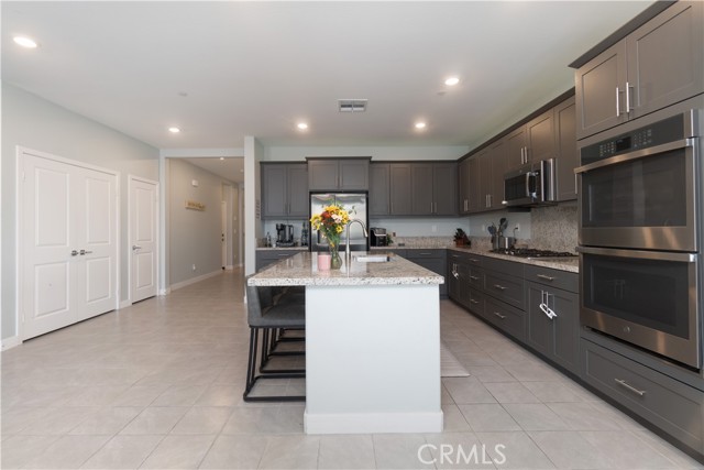 561 Yukon Rd, Rialto, CA 92377 photo 34