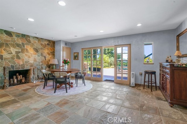 2355 Lake Marie Drive, Santa Maria CA: https://media.crmls.org/medias/13b6f9fc-0dd5-4174-8eb6-a98560f35092.jpg