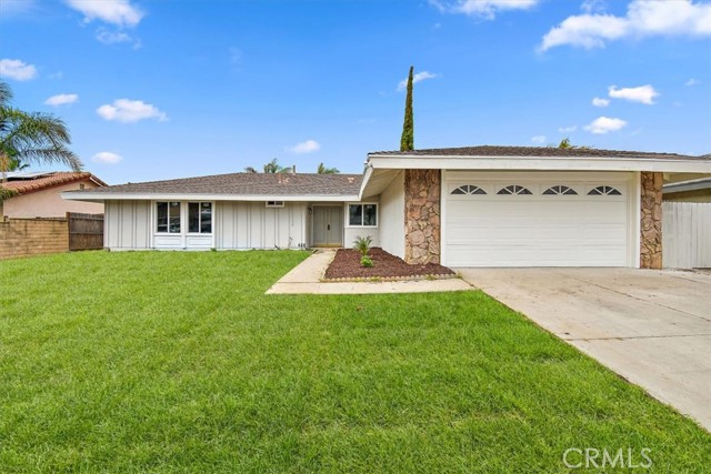 1058 Country Club Ln, Corona, CA 92878