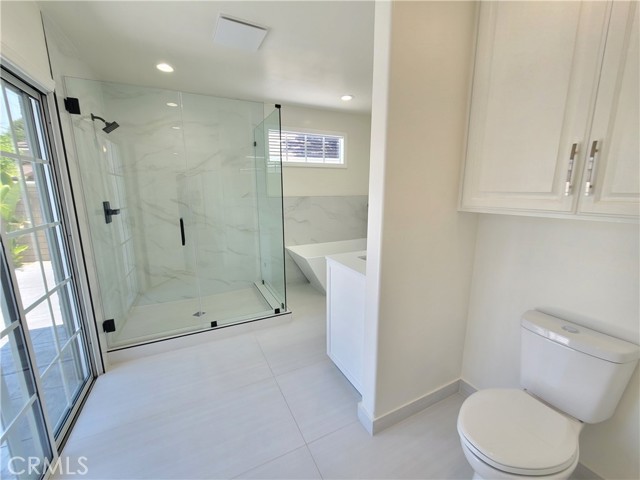 18001 Osborne Street, Sherwood Forest CA: https://media.crmls.org/medias/13b755f7-5df2-48bc-b2f8-1c1c08092205.jpg